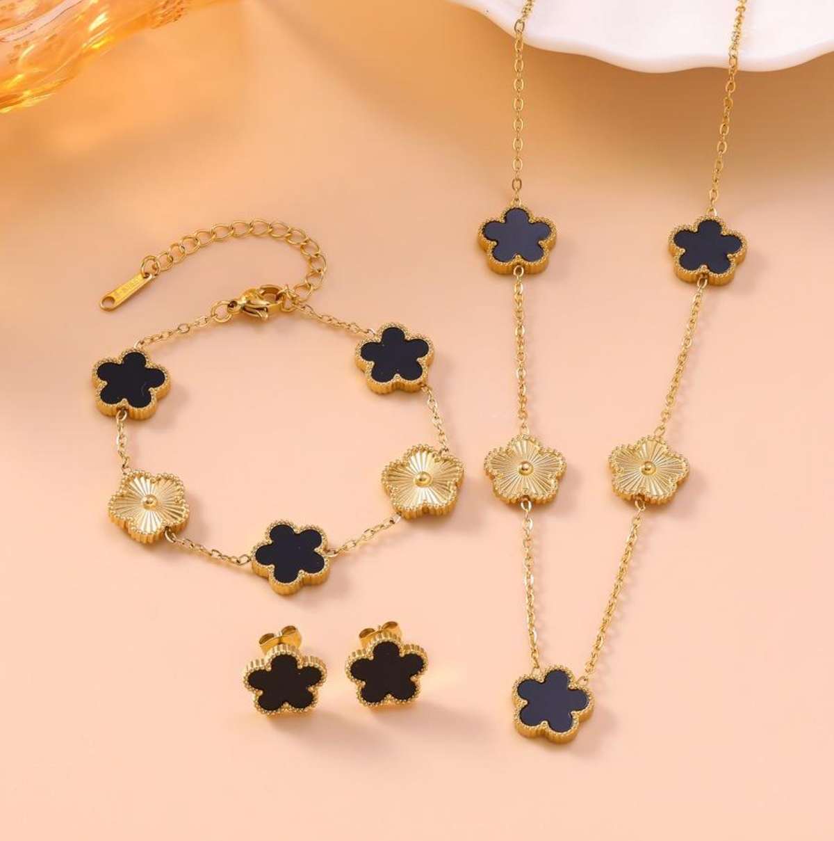 Women’s Five Clover Jewelry Set – Necklace, Bracelet & Earrings